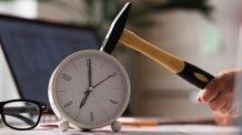 Rompendo Barreiras aos 30: Um Guia para Superar a Procrastinação Compassiva