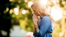 O poder da oração: como transformar sua vida com um simples hábito