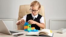 Desenvolvendo o Potencial Infantil: Estratégias Abrangentes para Orientar Pais no Caminho do Aprendizado dos Filhos
